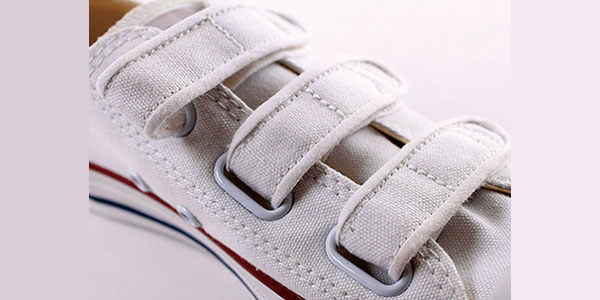 sports shoe with velcro